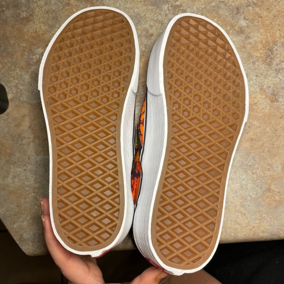 VANS Women’s Platform Tie Dye Slip Ons - Picture 3 of 6